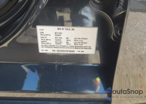 2025 Tesla Model Y Long Range Dual Motor All-Wheel Drive z USA, uszkodzony, nr VIN 7SAYGDEE2SF260465